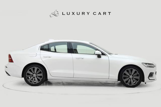 https://images10.gaadi.com/usedcar_image/4573615/original/processed_62f55aa1e9be95f01c3595c063f7abdc.jpg?imwidth=6401
