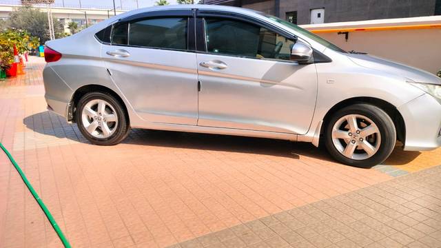 https://images10.gaadi.com/usedcar_image/4573635/original/220c318331819ffa78d359e4509d3a04.jpg?imwidth=6401
