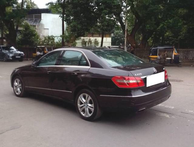 https://images10.gaadi.com/usedcar_image/4573643/original/processed_9621b3530e99c031c4e35fa634e0f220.jpg?imwidth=6402