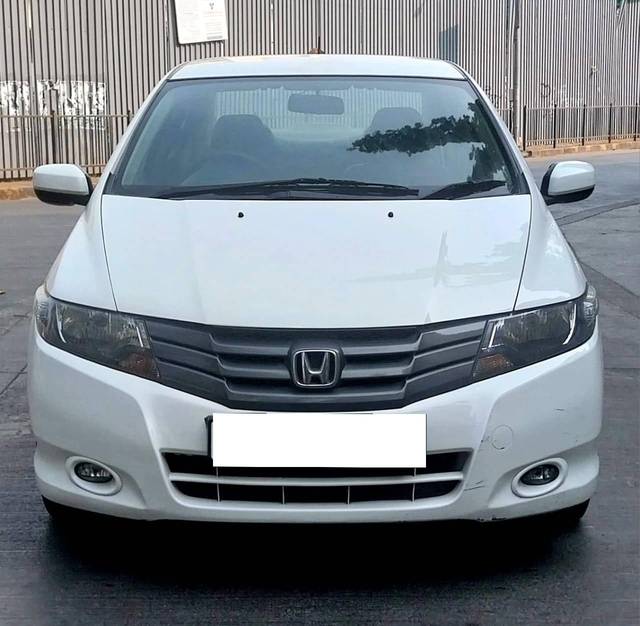 https://images10.gaadi.com/usedcar_image/4573649/original/processed_885c03648f264a95b82d93c7a715aaf9.jpg?imwidth=6402