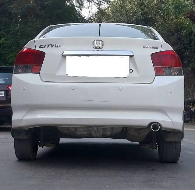 https://images10.gaadi.com/usedcar_image/4573649/original/processed_8dda3d06d8660f36c3c7ff6cecc2a936.jpg?imwidth=6401