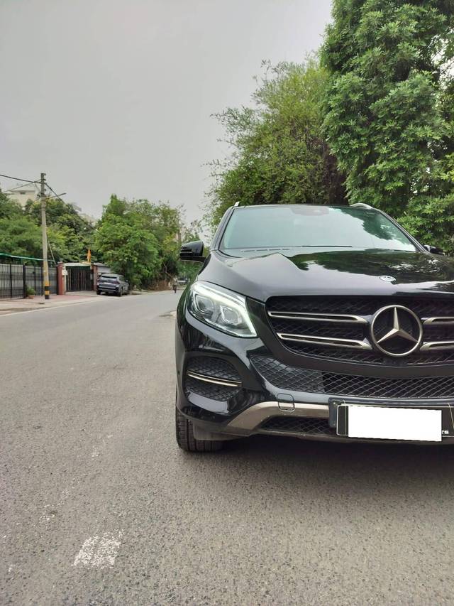 https://images10.gaadi.com/usedcar_image/4573651/original/processed_146230f819839390d8f3f1821eec1121.jpg?imwidth=6400