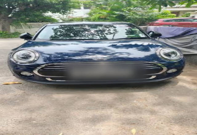 https://images10.gaadi.com/usedcar_image/4573662/original/2ad814a1-3be5-4b7e-800d-a76b8f85053d.?imwidth=6400