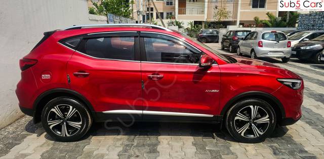 https://images10.gaadi.com/usedcar_image/4573683/original/d61ff88eea0e5325d07b4d2222c146a9.jpg?imwidth=6401
