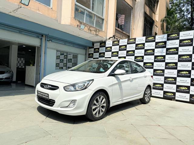 https://images10.gaadi.com/usedcar_image/4573684/original/processed_b2c57e80ba072e9c765043a0f9269503.jpg?imwidth=6402