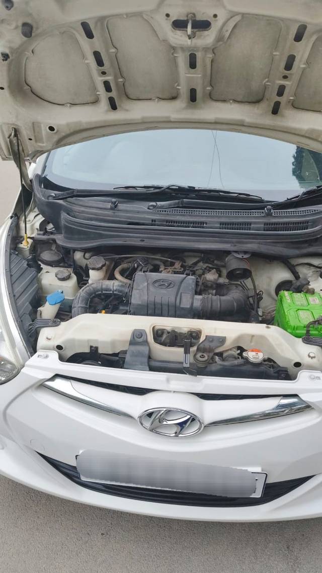 https://images10.gaadi.com/usedcar_image/4573689/original/dd23a717547ed54b25b5c3e3d32f9c9b.jpg?imwidth=6401