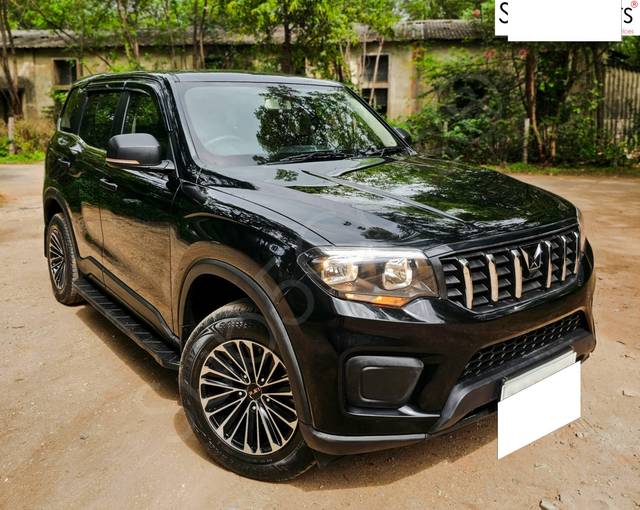 https://images10.gaadi.com/usedcar_image/4573690/original/processed_71b202e056d4ceefce3a23d13e582e59.jpg?imwidth=6400