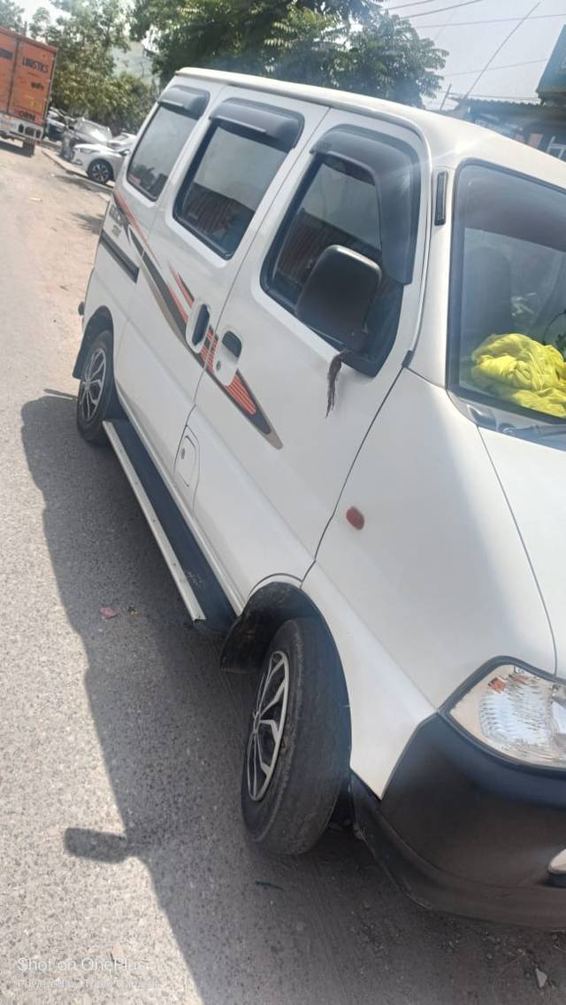 https://images10.gaadi.com/usedcar_image/4573695/original/d9e9dd0b-d0e8-4095-adfd-80f2df951b9b.jpg?imwidth=6402