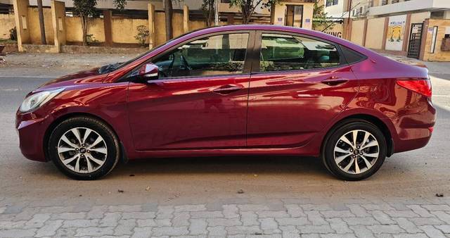 https://images10.gaadi.com/usedcar_image/4573716/original/processed_230b7f4eb9b340c9801fcf81166f8166.jpg?imwidth=6402