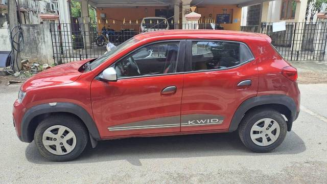 https://images10.gaadi.com/usedcar_image/4573717/original/processed_79ae75ef1a04f92cdc9d9be9dbb8d283.jpg?imwidth=6402