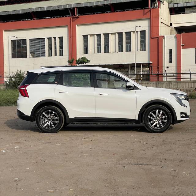 https://images10.gaadi.com/usedcar_image/4573725/original/d79b117af3c61293ad64b5cbbbef80d1.jpg?imwidth=6401