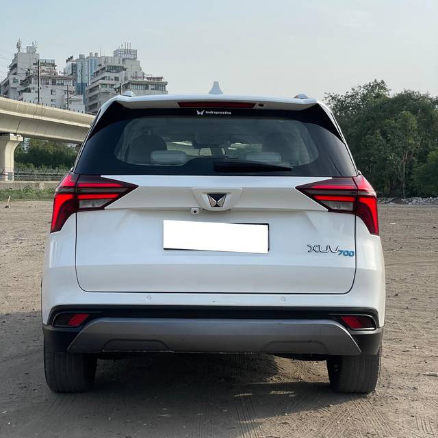 https://images10.gaadi.com/usedcar_image/4573725/original/processed_405323a27303e6c1350d3b6bde113774.jpg?imwidth=6402