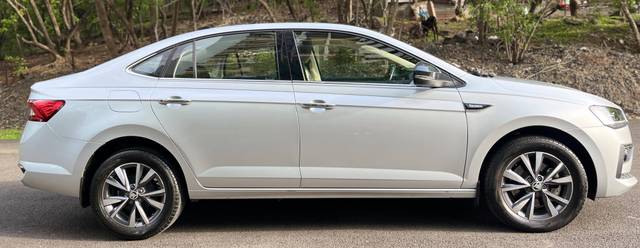 https://images10.gaadi.com/usedcar_image/4573727/original/processed_b071b0d0c02f13058be55b7dee526c87.jpeg?imwidth=6401