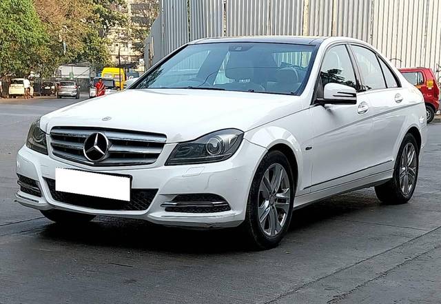 https://images10.gaadi.com/usedcar_image/4573729/original/processed_222375abaa7b4cf2324468314463083d.jpg?imwidth=6402