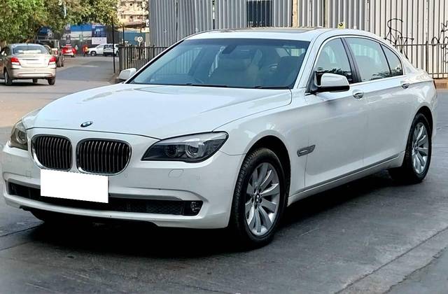 https://images10.gaadi.com/usedcar_image/4573733/original/processed_9889a2871a031eb7cb3d94d89f298085.jpg?imwidth=6402