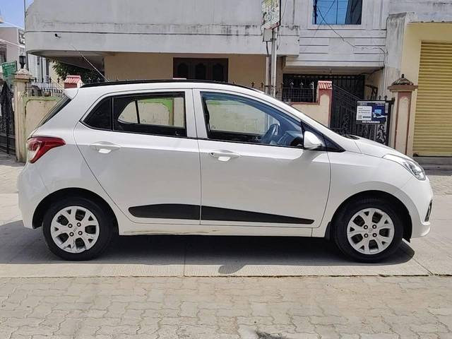 https://images10.gaadi.com/usedcar_image/4573754/original/processed_424375950db50e8a545b34ff457304e9.jpg?imwidth=6401