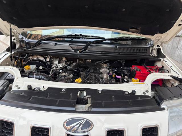 https://images10.gaadi.com/usedcar_image/4573762/original/994739b9f96d3d6cceff050a347f8993.jpeg?imwidth=6402