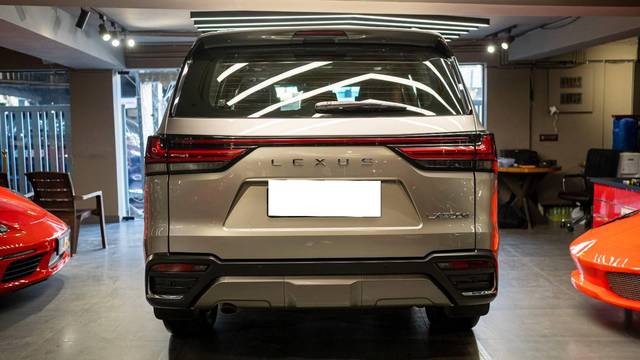 https://images10.gaadi.com/usedcar_image/4573765/original/processed_a84baf16a9d0c3a297b5fd8f45338750.jpg?imwidth=6401