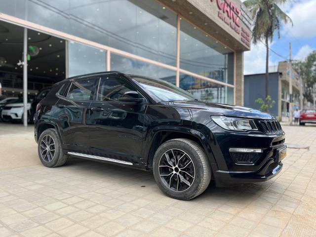 https://images10.gaadi.com/usedcar_image/4573767/original/processed_949f6287ec1882a51b20c5f90797ab55.jpg?imwidth=6400