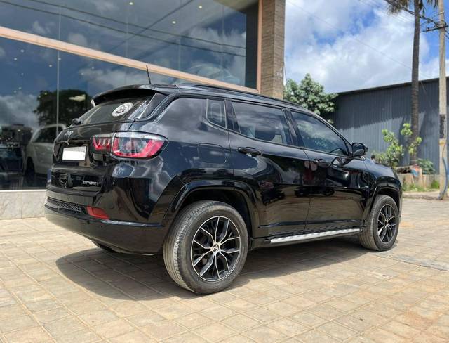 https://images10.gaadi.com/usedcar_image/4573767/original/processed_be1a5741f426bd6363828697769448a7.jpg?imwidth=6401