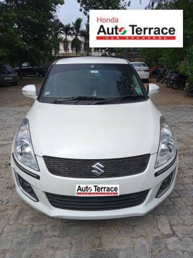 https://images10.gaadi.com/usedcar_image/4573768/original/92acbf0bedb9b5149a1bdb50545758bc.jpg?imwidth=6400