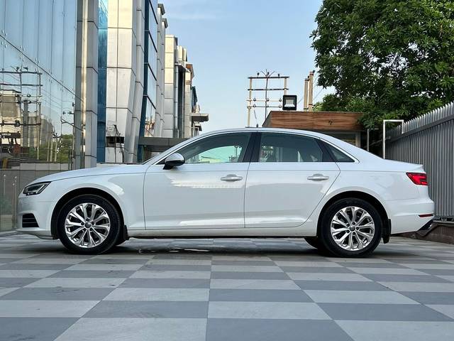 https://images10.gaadi.com/usedcar_image/4573777/original/eb6e56a23402a7acdc3d62ce85ac3635.jpg?imwidth=6402
