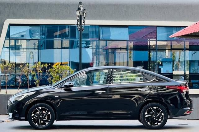 https://images10.gaadi.com/usedcar_image/4573793/original/0141952f6051e46632a7de476a7cd409.jpg?imwidth=6402