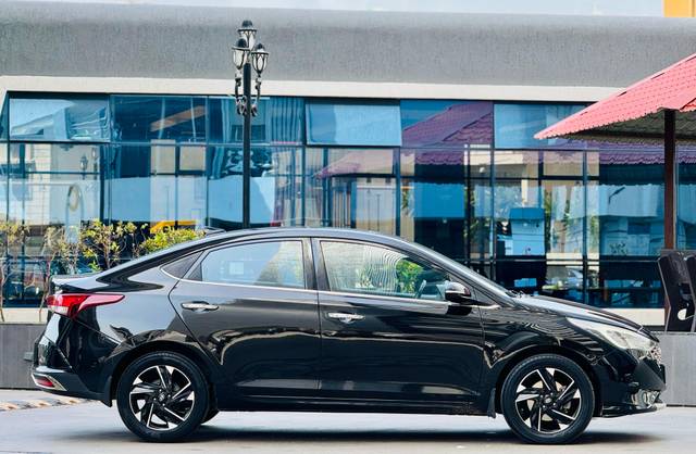 https://images10.gaadi.com/usedcar_image/4573793/original/ef78c6ef4f5f5c7fccb9b60d0d6a8a93.jpg?imwidth=6401