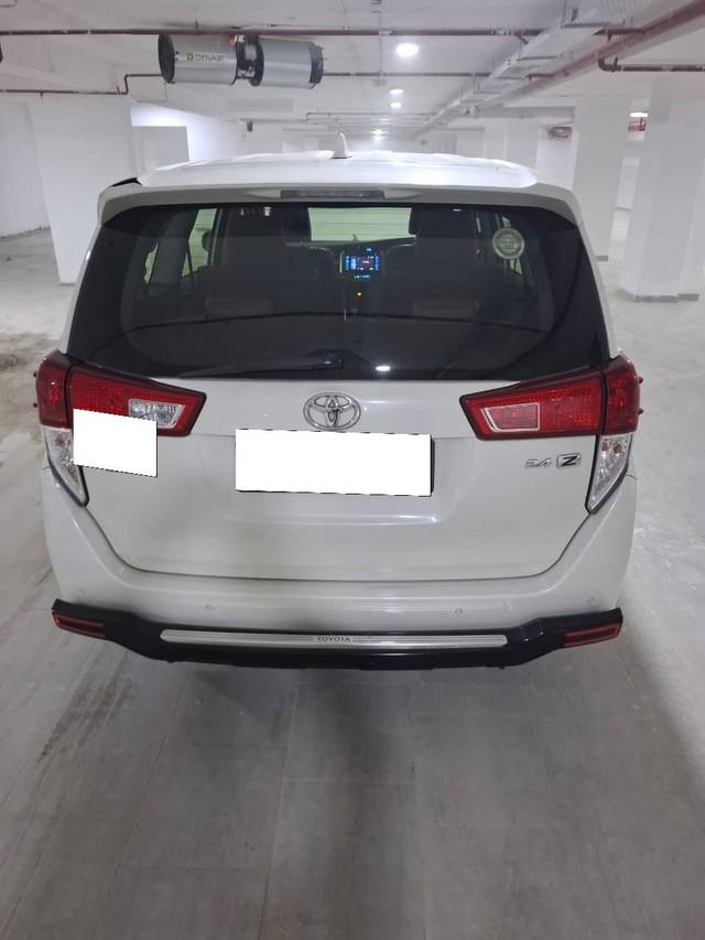 https://images10.gaadi.com/usedcar_image/4573801/original/processed_db3ecaa0b70723b1cdbb0c04a6d0b230.jpg?imwidth=6402