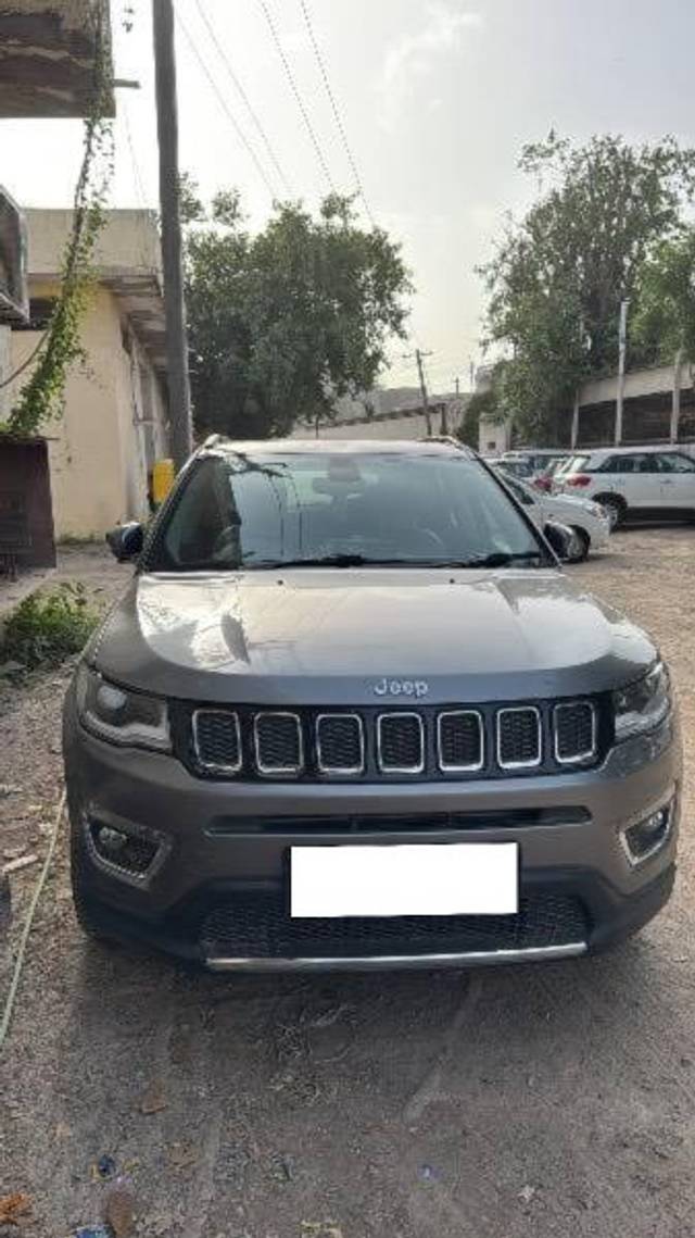 https://images10.gaadi.com/usedcar_image/4573819/original/processed_b6be7793-df33-4501-b9ba-9ee905b77d55.jpeg?imwidth=6401