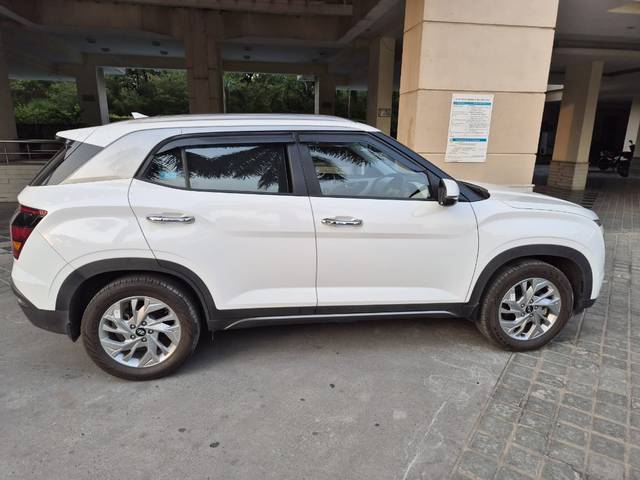 https://images10.gaadi.com/usedcar_image/4573837/original/593558c2-996e-4ad0-955e-0f18e9a9365e.jpg?imwidth=6400