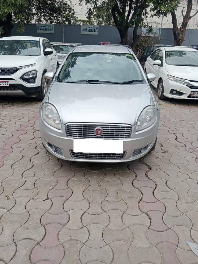 https://images10.gaadi.com/usedcar_image/4573847/original/processed_3828bafd7f6d95e1e37faf9548c2b2cf.jpg?imwidth=6400