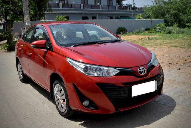 https://images10.gaadi.com/usedcar_image/4573856/original/processed_7e240529db29bd4a37d1221e41cc25ac.jpg?imwidth=6400