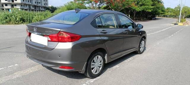 https://images10.gaadi.com/usedcar_image/4573858/original/processed_92a4b80107868a458b4f5123580e05e9.jpg?imwidth=6401
