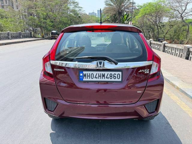 https://images10.gaadi.com/usedcar_image/4573870/original/processed_577d3d2c3dd5781f92a59f96cfabc80f.jpeg?imwidth=6402