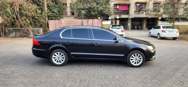 https://images10.gaadi.com/usedcar_image/4573885/original/processed_ab0663cea114faa472194aedb093c7eb.jpeg?imwidth=6401
