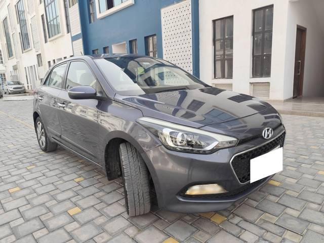 https://images10.gaadi.com/usedcar_image/4573914/original/processed_849e3d41-eb5a-4f46-a01d-954daa655e9f.jpg?imwidth=6400
