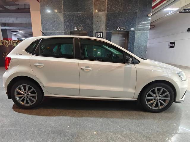 https://images10.gaadi.com/usedcar_image/4573935/original/processed_743f472d5f52874d8788b13f32b2f01d.jpg?imwidth=6401