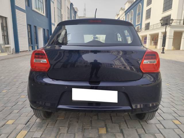 https://images10.gaadi.com/usedcar_image/4573941/original/processed_22cd0239-6d97-4070-ac9a-523766984c5c.jpg?imwidth=6402