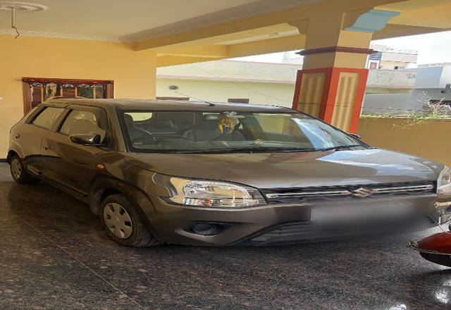 https://images10.gaadi.com/usedcar_image/4573952/original/878f4d36-065a-4ff3-b389-a57d80bc36a1.?imwidth=6401