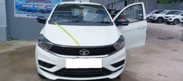 https://images10.gaadi.com/usedcar_image/4573980/original/processed_0e41621e-0d6c-4d26-882e-39ddd8873a95.png?imwidth=6400