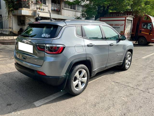 https://images10.gaadi.com/usedcar_image/4573988/original/processed_539a34d6ae21394f37a6a9c860aa4162.jpg?imwidth=6402