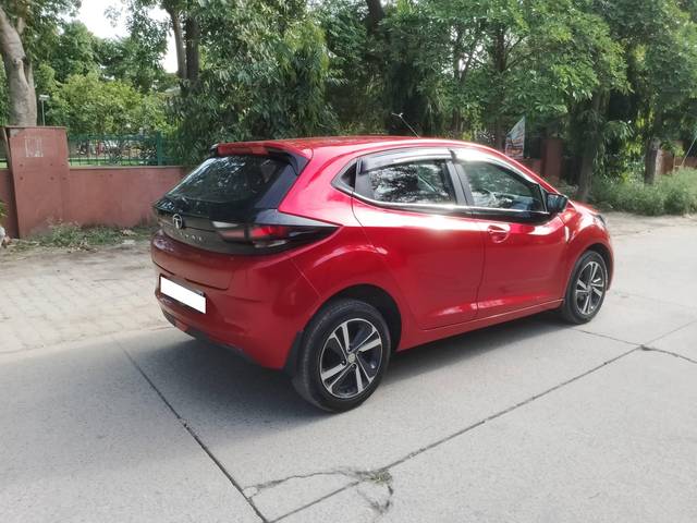 https://images10.gaadi.com/usedcar_image/4573997/original/processed_210a23c0a612a6a9167cda97fc1f6248.jpg?imwidth=6402