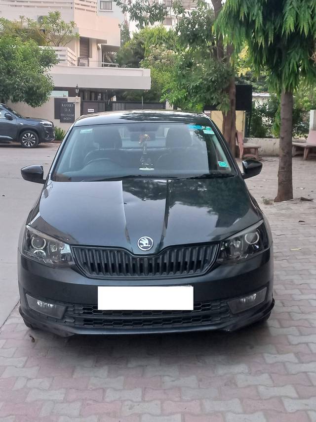 https://images10.gaadi.com/usedcar_image/4574001/original/processed_6af6b90197b4cf6ac81ac215be57eadb.jpeg?imwidth=6400