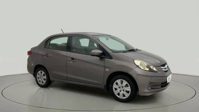 https://images10.gaadi.com/usedcar_image/4574006/original/8591f70de851ba1c50082b39dcad9d31.jpg?imwidth=6400