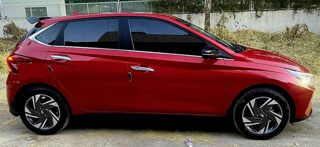 https://images10.gaadi.com/usedcar_image/4574017/original/4299c920ed70dce93335da8c46e4e101.jpg?imwidth=6401
