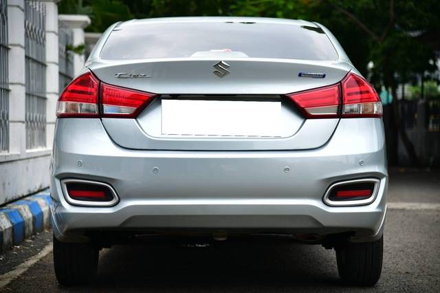 https://images10.gaadi.com/usedcar_image/4574027/original/processed_910f46d6c533dbc33f557eb762f34057.jpg?imwidth=6402