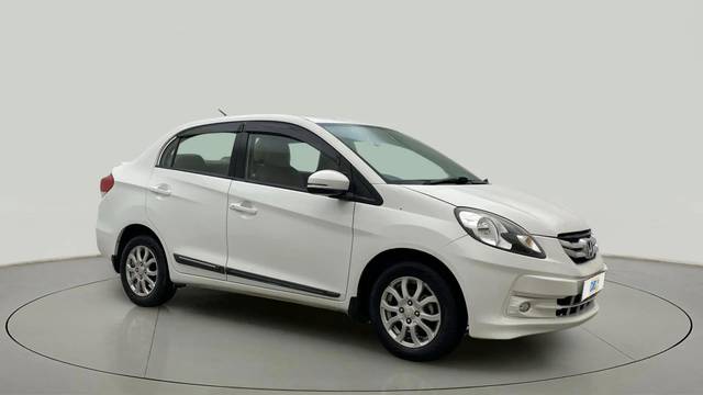 https://images10.gaadi.com/usedcar_image/4574029/original/9506bdb6cc90f322908ee9e2536c4eba.jpg?imwidth=6400