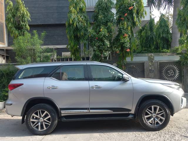 https://images10.gaadi.com/usedcar_image/4574033/original/processed_0d791de0a2387a11b38dda22fcec9dff.jpg?imwidth=6401