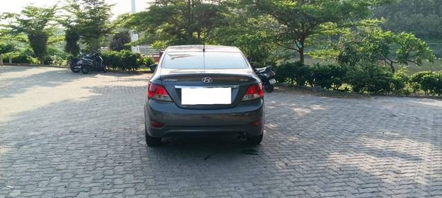 https://images10.gaadi.com/usedcar_image/4574035/original/processed_9484b8dbb3a0c98b6049049987749c90.jpg?imwidth=6402